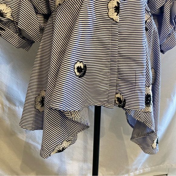 Gracia blue white embroidered ruffle asymmetric top size medium - Picture 5 of 11